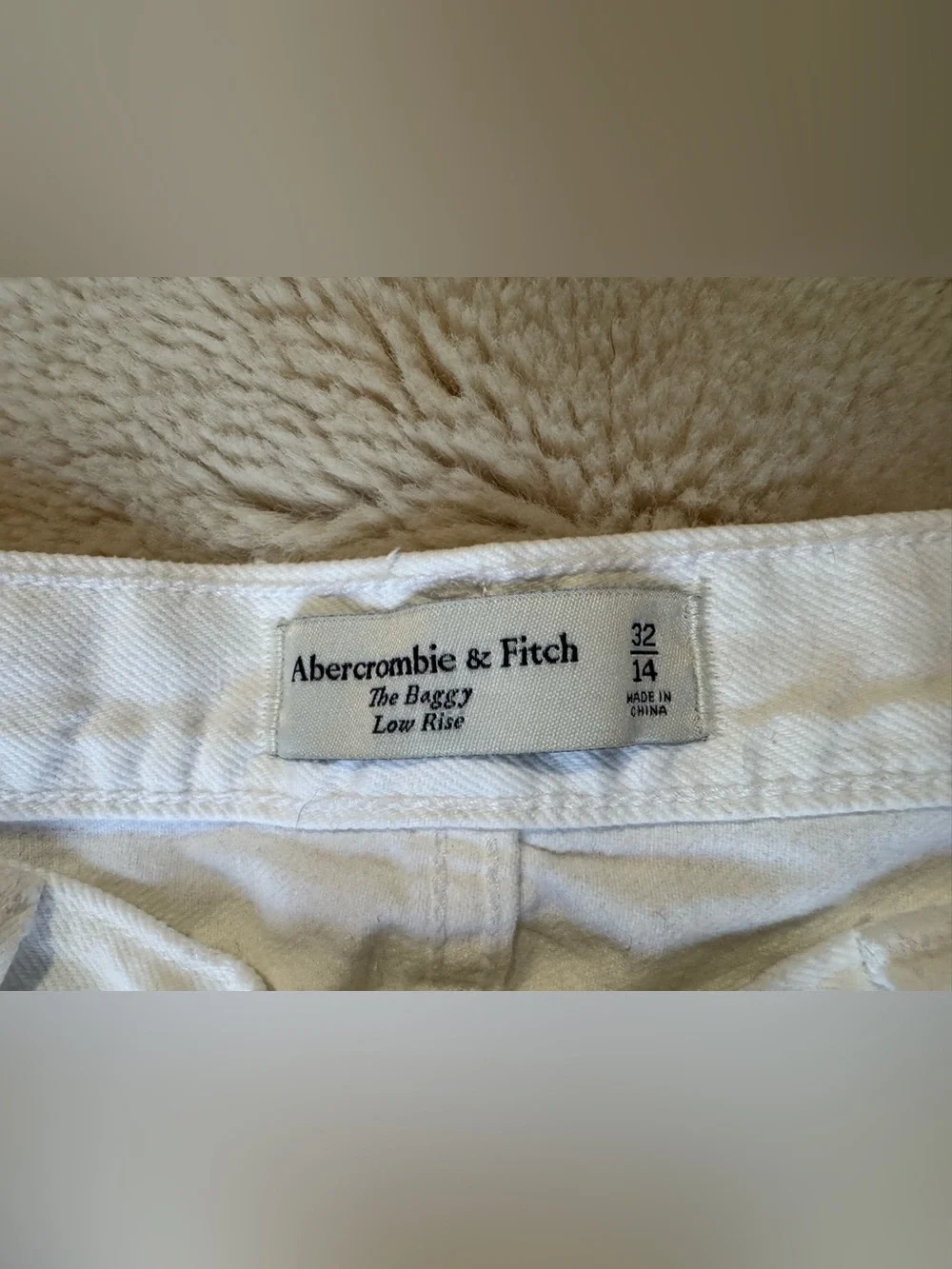 *NWT* Abercrombie low rise baggy shorts size 32/14
